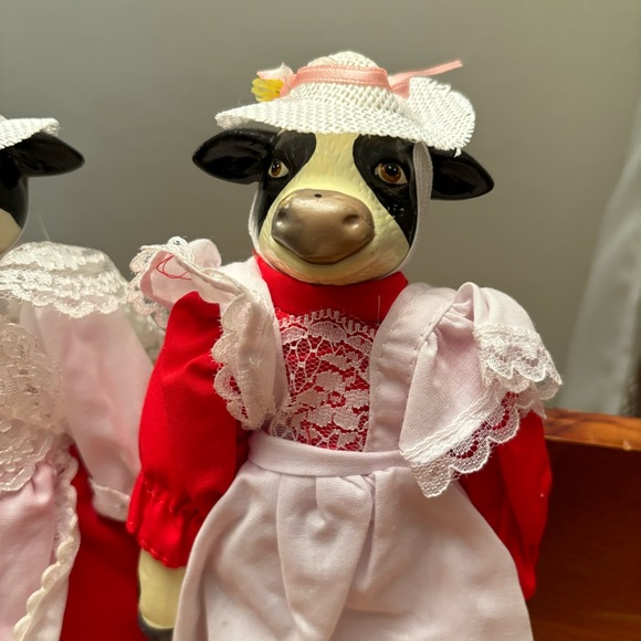 New Vintage Cow Dolls Ceramic Polyresin Cow Milk Maid Ladies 1990’s Set of 3 - Picture 6 of 8